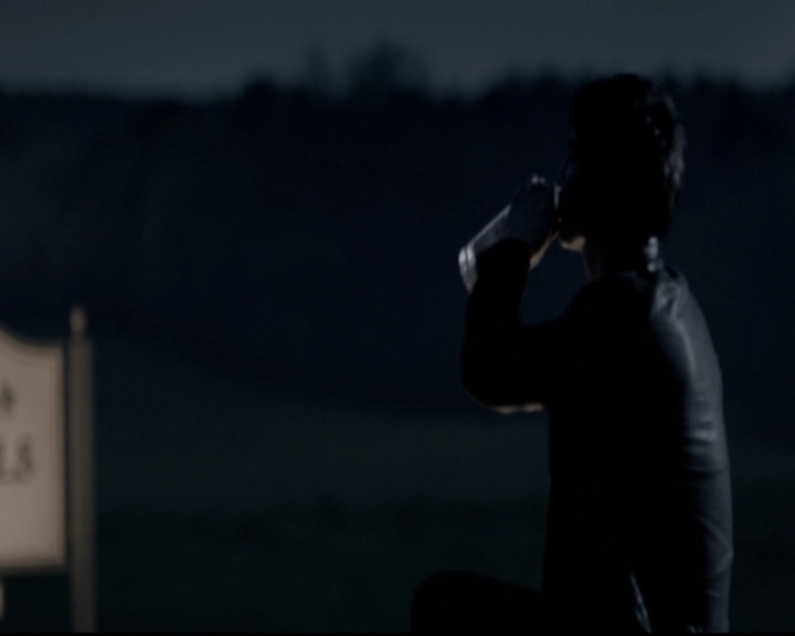 VampireDiariesWorld-dot-org_5x22Home1371.jpg