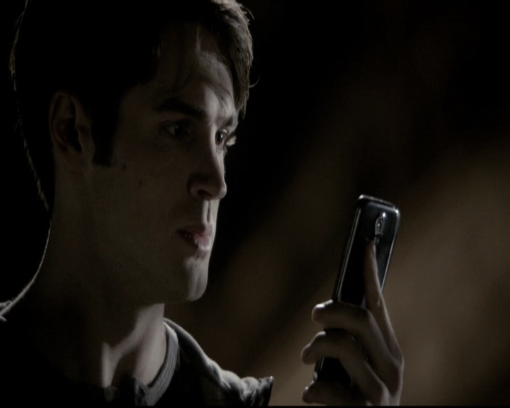 VampireDiariesWorld-dot-org_5x22Home2200.jpg