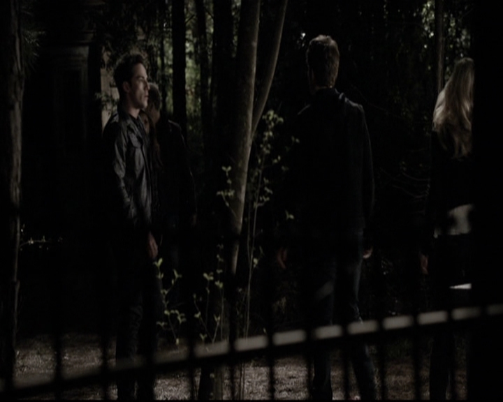 VampireDiariesWorld-dot-org_5x22Home2257.jpg