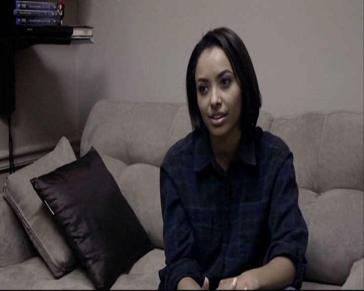 VampireDiariesWorld-dot-org_S5-ADayInTheAfterlifeWithKatGraham0330.jpg