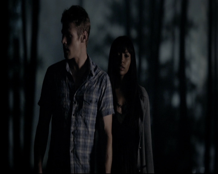 VampireDiariesWorld-dot-org_S5-TheVampireDiariesToTheOtherSideAndBack0195.jpg