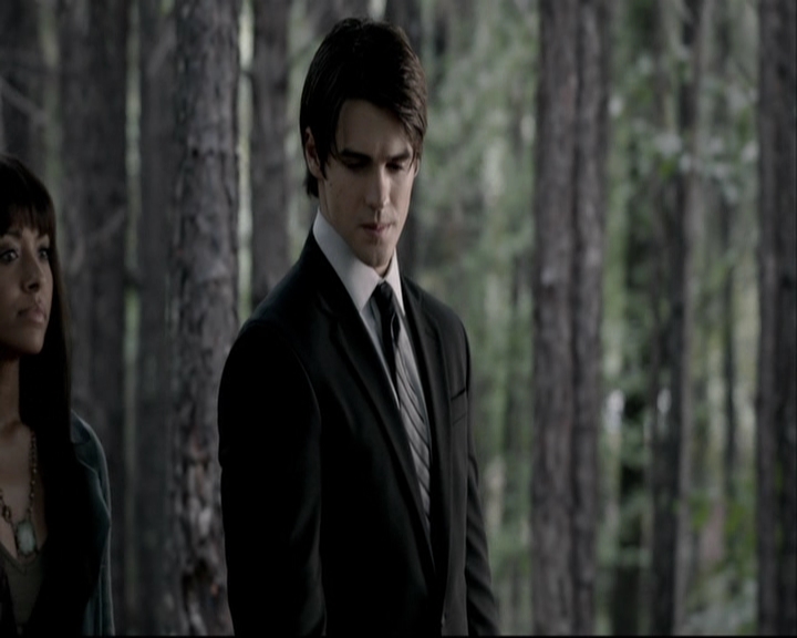 VampireDiariesWorld-dot-org_S5-TheVampireDiariesToTheOtherSideAndBack0299.jpg