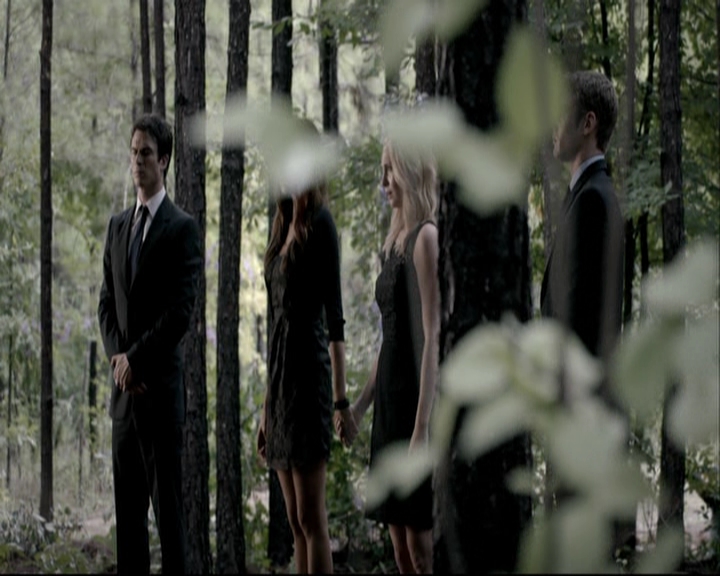 VampireDiariesWorld-dot-org_S5-TheVampireDiariesToTheOtherSideAndBack0303.jpg