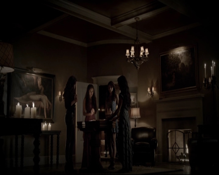 VampireDiariesWorld-dot-org_S5-TheVampireDiariesToTheOtherSideAndBack0376.jpg