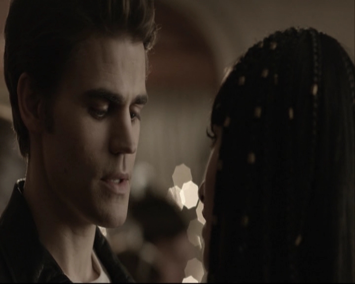 VampireDiariesWorld-dot-org_S5-SeconBite_GAGReel0148.jpg