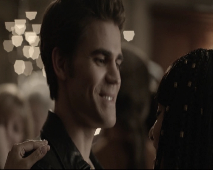 VampireDiariesWorld-dot-org_S5-SeconBite_GAGReel0155.jpg