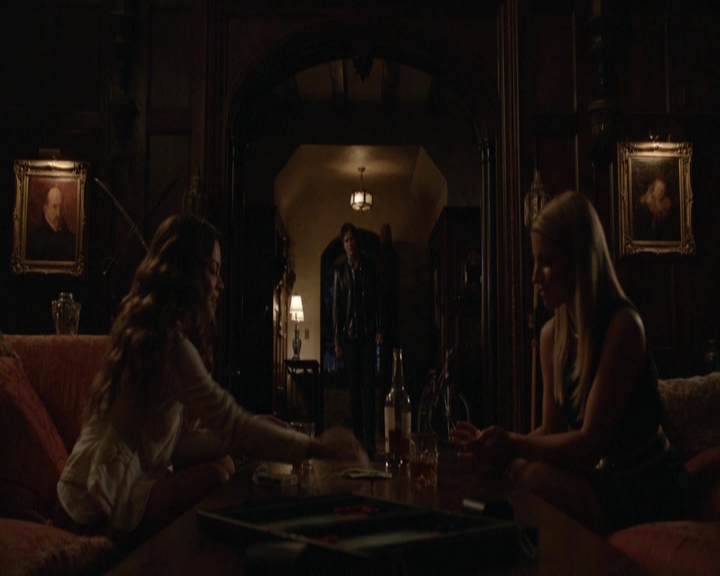 VampireDiariesWorld-dot-nl_7x01DayOneOfTwentyThousandGiveOrTake-deletedscenes0017.jpg