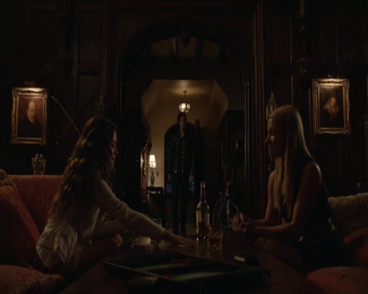 VampireDiariesWorld-dot-nl_7x01DayOneOfTwentyThousandGiveOrTake-deletedscenes0018.jpg