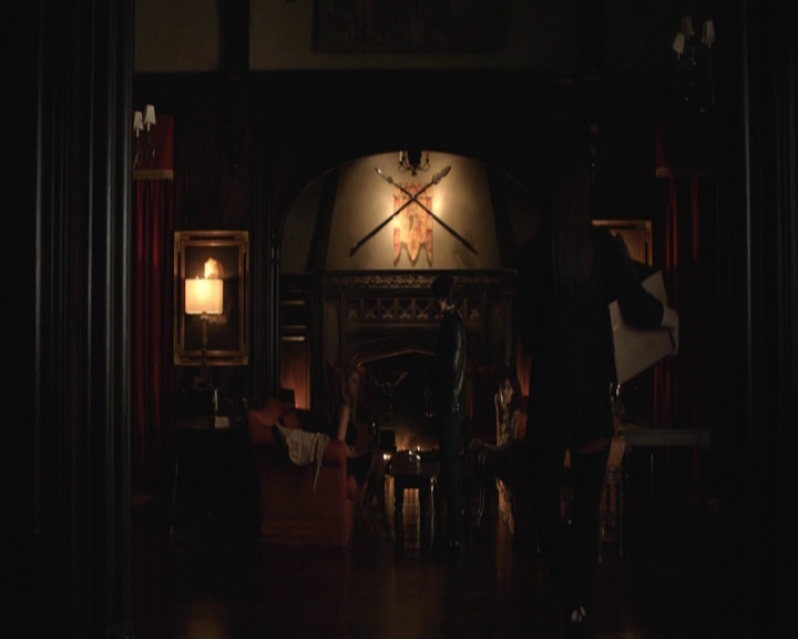 VampireDiariesWorld-dot-nl_7x01DayOneOfTwentyThousandGiveOrTake-deletedscenes0030.jpg