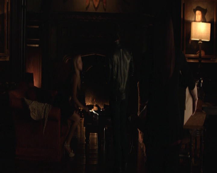 VampireDiariesWorld-dot-nl_7x01DayOneOfTwentyThousandGiveOrTake-deletedscenes0034.jpg