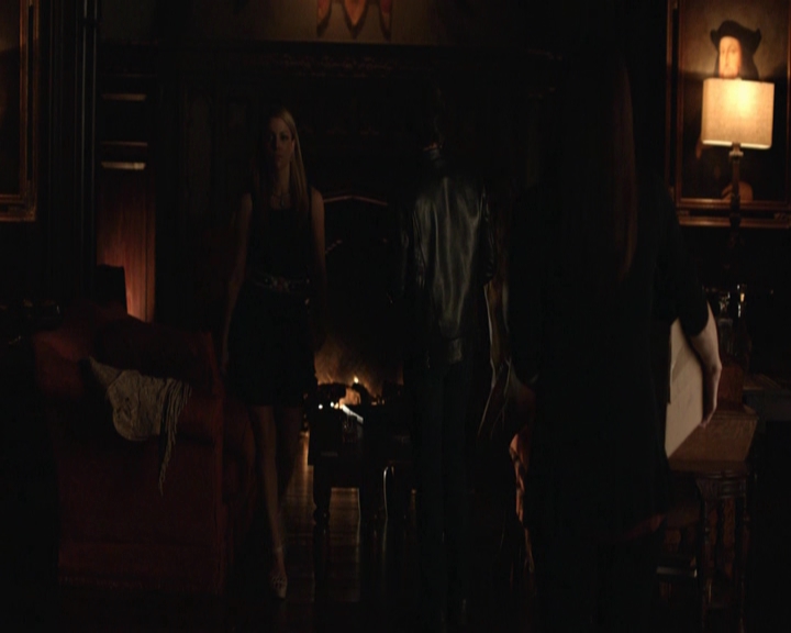 VampireDiariesWorld-dot-nl_7x01DayOneOfTwentyThousandGiveOrTake-deletedscenes0035.jpg