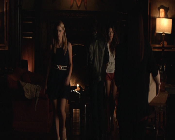 VampireDiariesWorld-dot-nl_7x01DayOneOfTwentyThousandGiveOrTake-deletedscenes0036.jpg