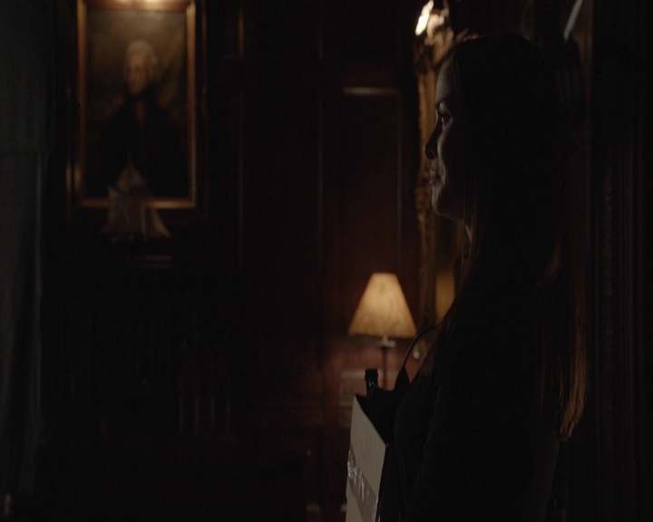 VampireDiariesWorld-dot-nl_7x01DayOneOfTwentyThousandGiveOrTake-deletedscenes0051.jpg