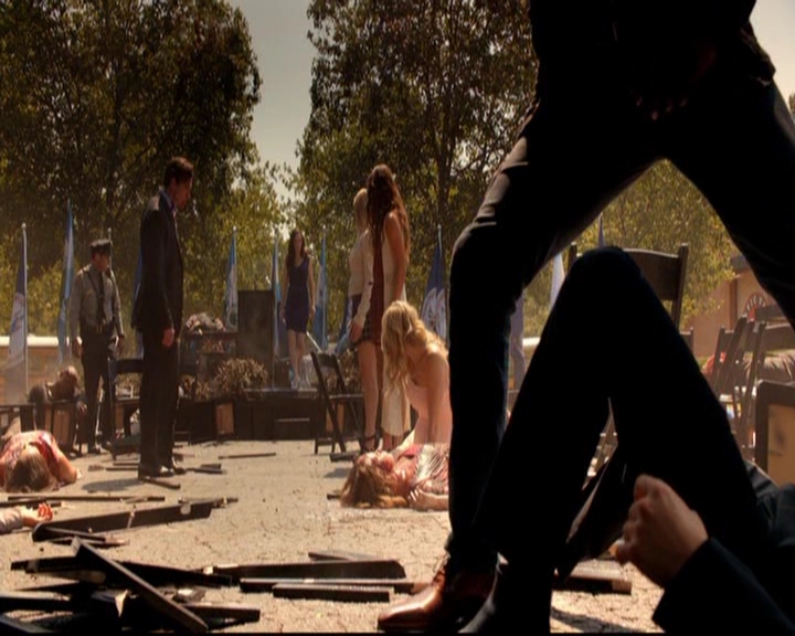 VampireDiariesWorld-dot-nl_7x01DayOneOfTwentyThousandGiveOrTake1354.jpg