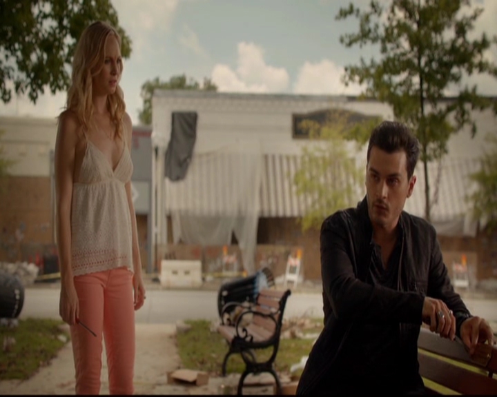 VampireDiariesWorld-dot-nl_7x01DayOneOfTwentyThousandGiveOrTake1556.jpg