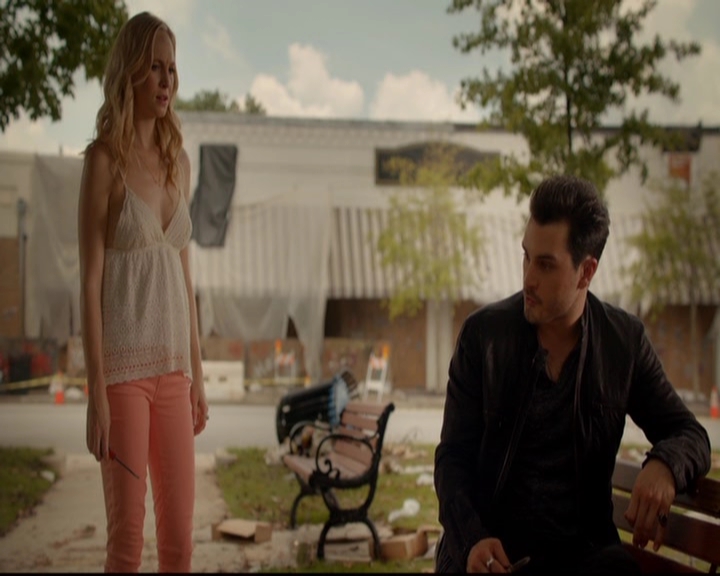 VampireDiariesWorld-dot-nl_7x01DayOneOfTwentyThousandGiveOrTake1559.jpg