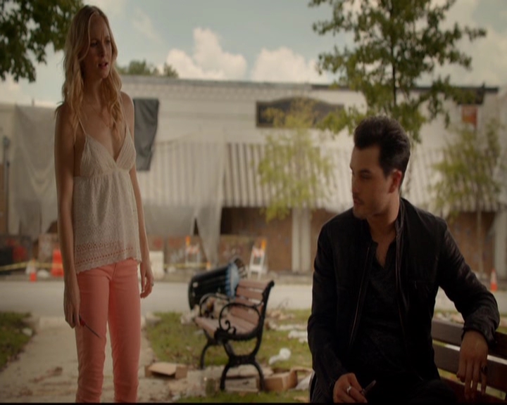 VampireDiariesWorld-dot-nl_7x01DayOneOfTwentyThousandGiveOrTake1560.jpg