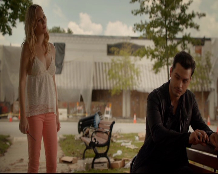 VampireDiariesWorld-dot-nl_7x01DayOneOfTwentyThousandGiveOrTake1562.jpg