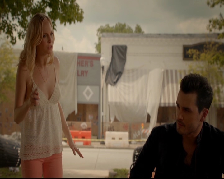 VampireDiariesWorld-dot-nl_7x01DayOneOfTwentyThousandGiveOrTake1578.jpg