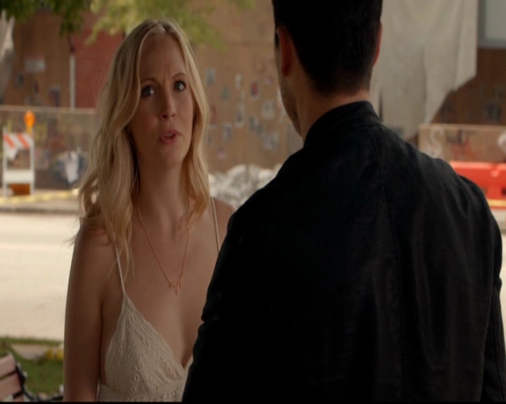 VampireDiariesWorld-dot-nl_7x01DayOneOfTwentyThousandGiveOrTake1583.jpg