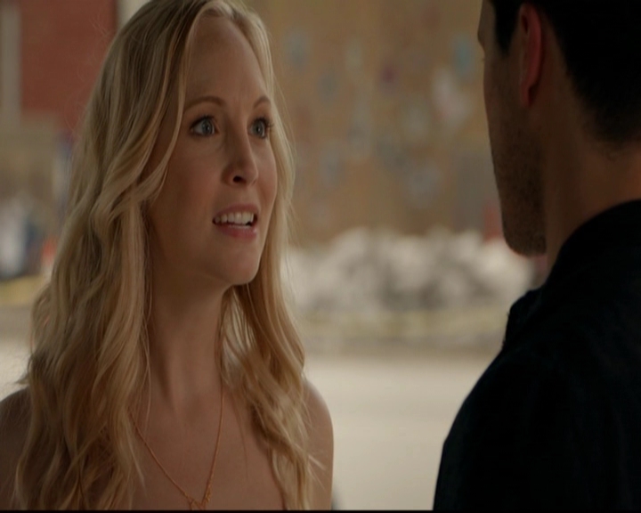 VampireDiariesWorld-dot-nl_7x01DayOneOfTwentyThousandGiveOrTake1588.jpg