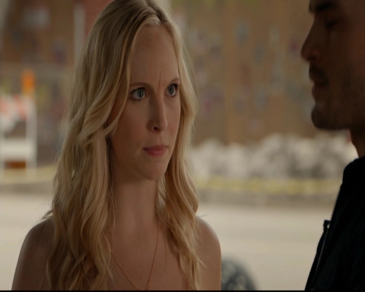 VampireDiariesWorld-dot-nl_7x01DayOneOfTwentyThousandGiveOrTake1591.jpg