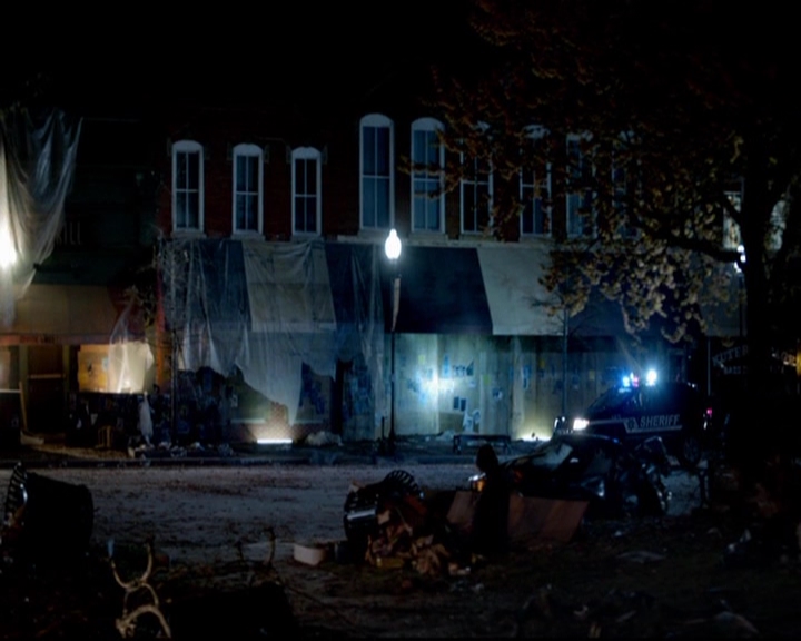 VampireDiariesWorld-dot-nl_7x01DayOneOfTwentyThousandGiveOrTake1761.jpg