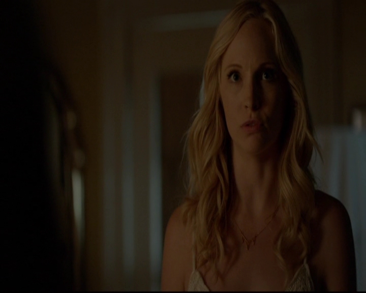 VampireDiariesWorld-dot-nl_7x01DayOneOfTwentyThousandGiveOrTake1938.jpg