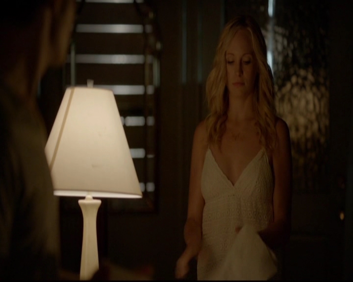 VampireDiariesWorld-dot-nl_7x01DayOneOfTwentyThousandGiveOrTake1945.jpg