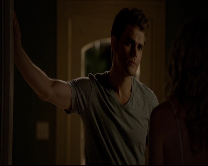 VampireDiariesWorld-dot-nl_7x01DayOneOfTwentyThousandGiveOrTake1976.jpg