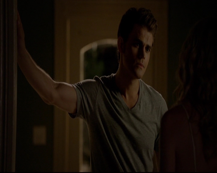 VampireDiariesWorld-dot-nl_7x01DayOneOfTwentyThousandGiveOrTake1977.jpg