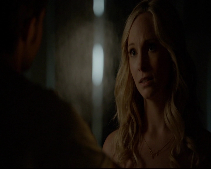 VampireDiariesWorld-dot-nl_7x01DayOneOfTwentyThousandGiveOrTake1981.jpg