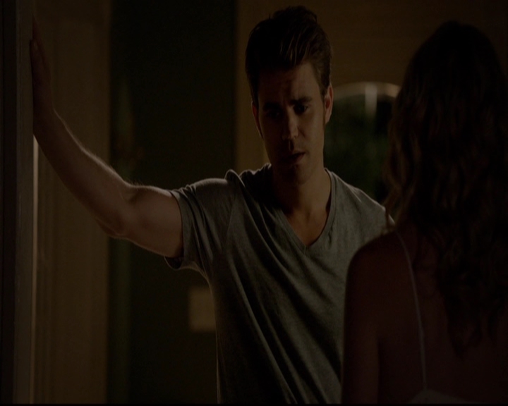 VampireDiariesWorld-dot-nl_7x01DayOneOfTwentyThousandGiveOrTake1988.jpg