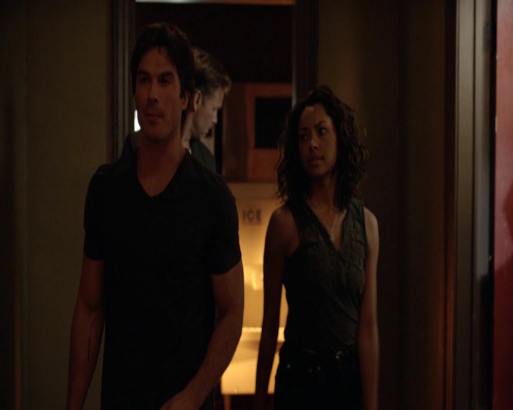 VampireDiariesWorld-dot-nl_7x03AgeOfInnocence-deletedscenes0004.jpg