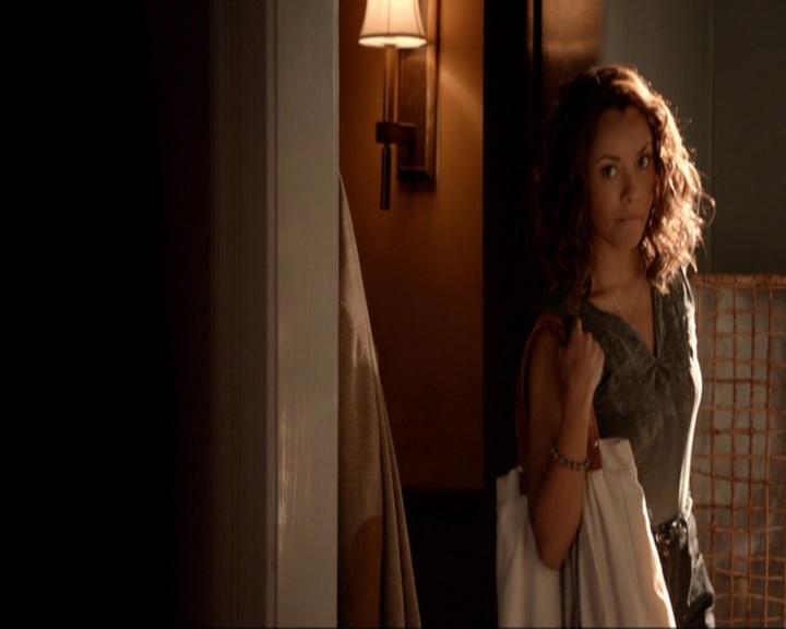 VampireDiariesWorld-dot-nl_7x03AgeOfInnocence0134.jpg