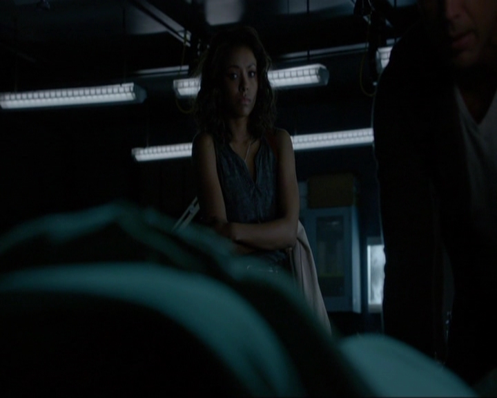 VampireDiariesWorld-dot-nl_7x03AgeOfInnocence1976.jpg