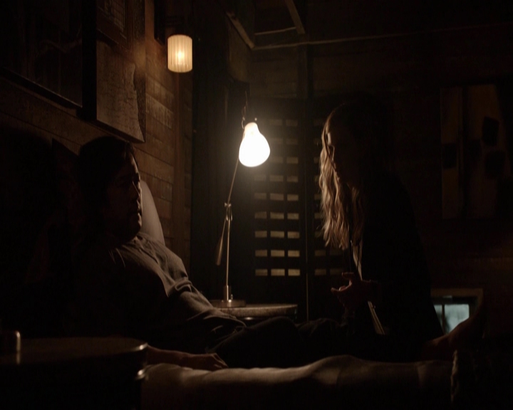 VampireDiariesWorld-dot-nl_7x04ICarryYourHeartWithMe-deletedscenes0019.jpg