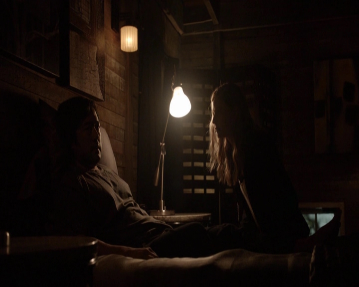 VampireDiariesWorld-dot-nl_7x04ICarryYourHeartWithMe-deletedscenes0021.jpg