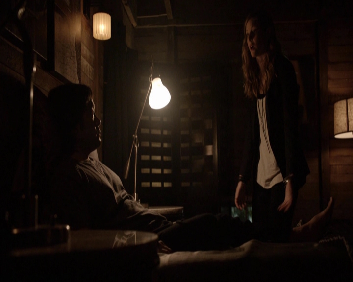 VampireDiariesWorld-dot-nl_7x04ICarryYourHeartWithMe-deletedscenes0037.jpg