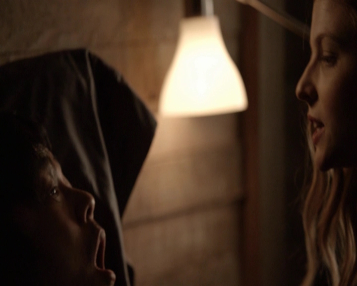 VampireDiariesWorld-dot-nl_7x04ICarryYourHeartWithMe-deletedscenes0045.jpg