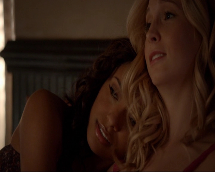 VampireDiariesWorld-dot-nl_7x04ICarryYourHeartWithMe0410.jpg