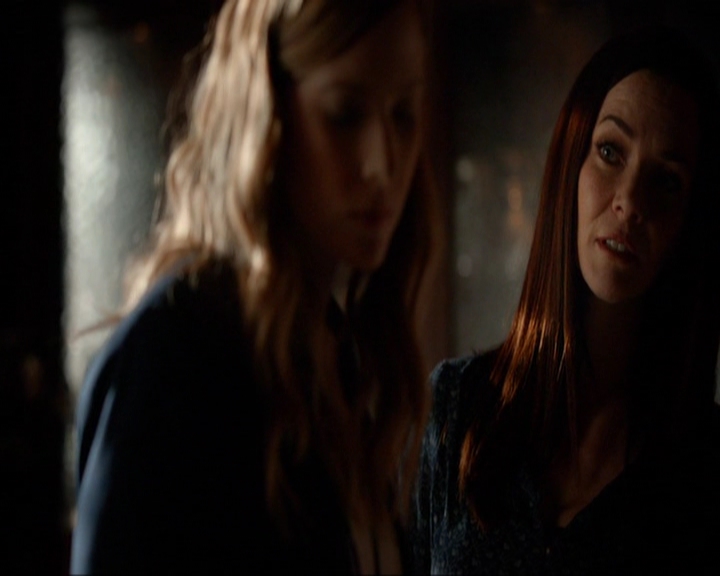 VampireDiariesWorld-dot-nl_7x04ICarryYourHeartWithMe0506.jpg