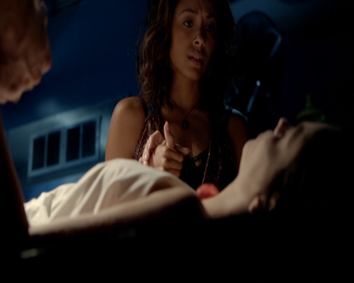 VampireDiariesWorld-dot-nl_7x04ICarryYourHeartWithMe2307.jpg