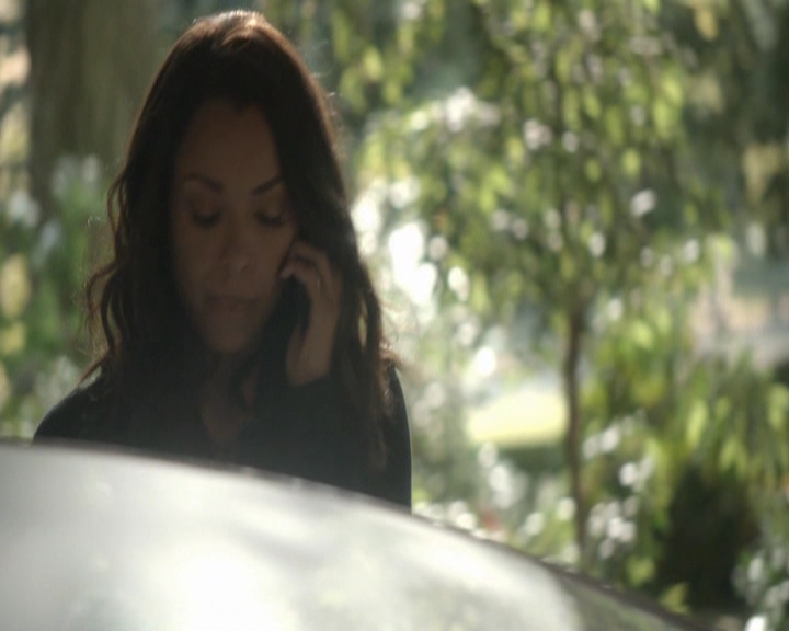 VampireDiariesWorld-dot-nl_7x05LiveThroughThis-deletedscenes0007.jpg