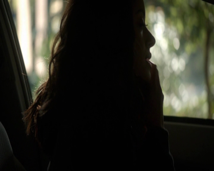 VampireDiariesWorld-dot-nl_7x05LiveThroughThis-deletedscenes0014.jpg