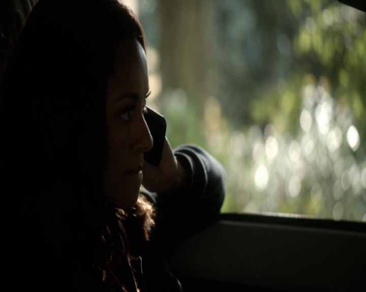 VampireDiariesWorld-dot-nl_7x05LiveThroughThis-deletedscenes0017.jpg