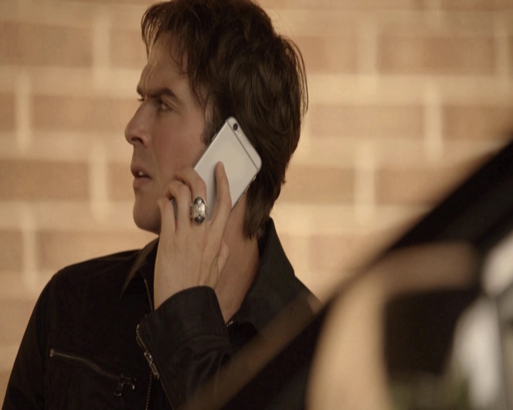 VampireDiariesWorld-dot-nl_7x05LiveThroughThis-deletedscenes0025.jpg