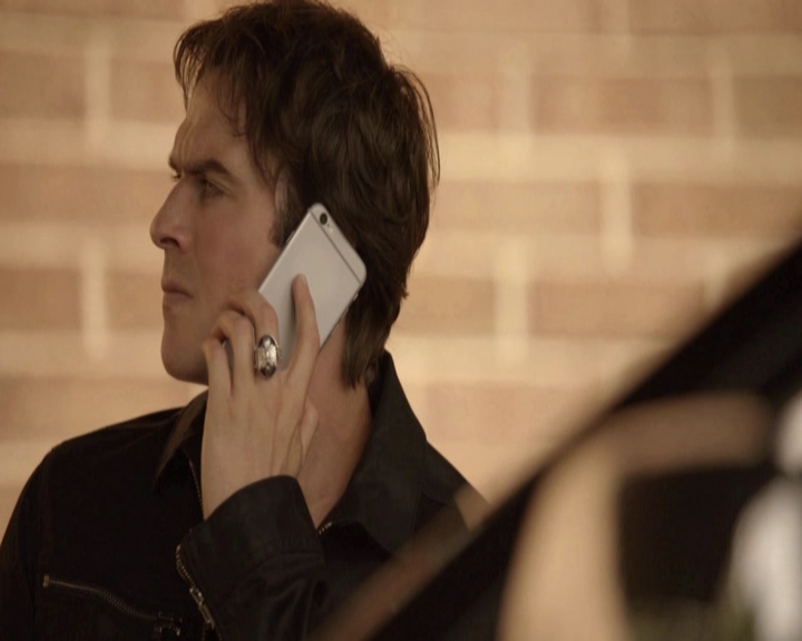 VampireDiariesWorld-dot-nl_7x05LiveThroughThis-deletedscenes0027.jpg