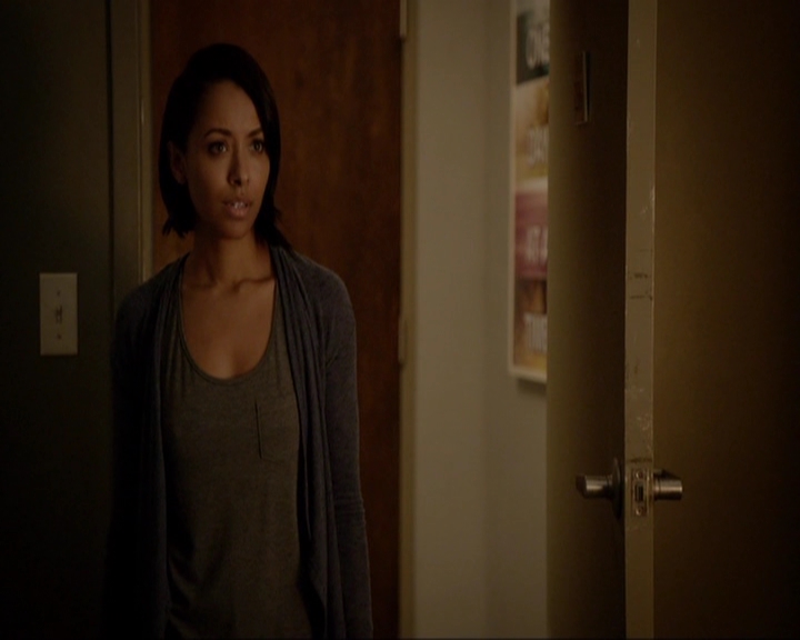 VampireDiariesWorld-dot-nl_7x05LiveThroughThis0084.jpg