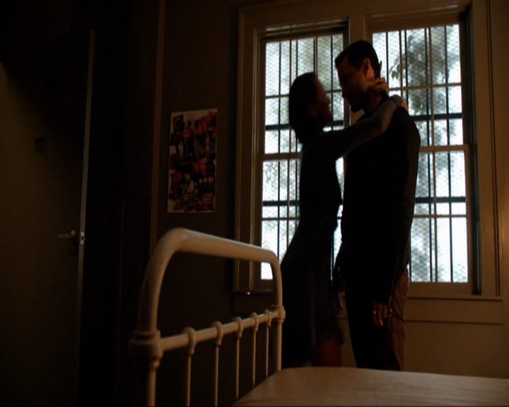 VampireDiariesWorld-dot-nl_7x05LiveThroughThis0085.jpg